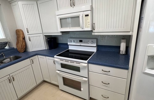 Astor House | Direct St John’s River getaway located in no wake zone with dockage