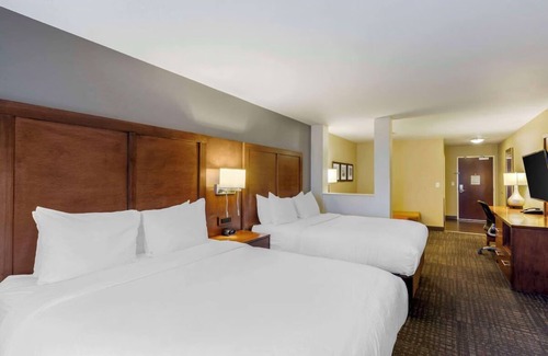 Loveland Hotel | Discover Comfort in 2 Classic Suites Close to Loveland Sports Park