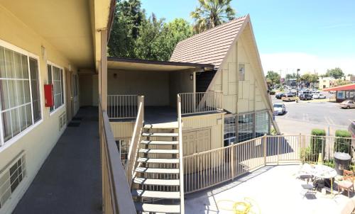 Modesto Hotel | Discovery Inn