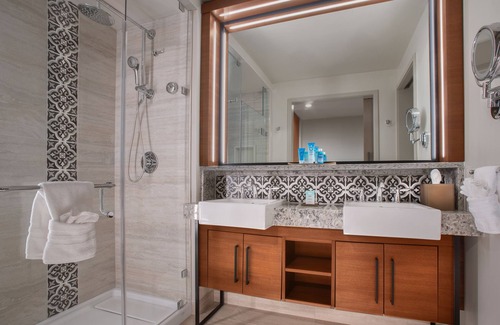 Bay Lake Hotel | Disney's Coronado Springs Resort