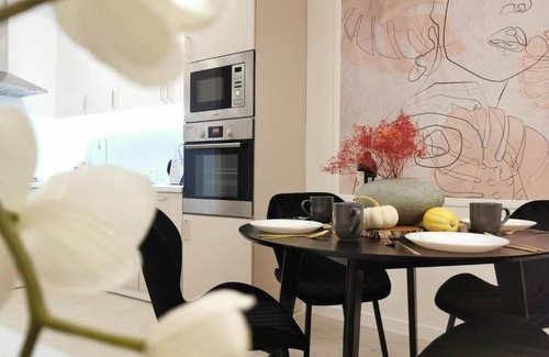 Mirow Apartment | DJA Chłodna, Wola