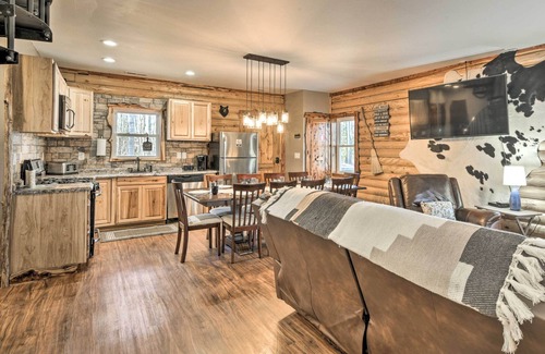Pittsville Cabin | Dock w/Boat Slip: Cozy Cabin Near Leesville Lake!