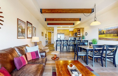 Kimball Junction House | Dog-friendly Newpark townhome w/private hot tub, washer/dryer, & central AC