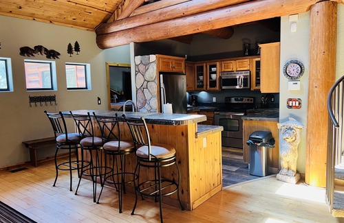 Pinetop-Lakeside Cabin | 🐶DOG FRIENDLY🌲Ziggy's Hideaway🌲Large fenced yard.🦌