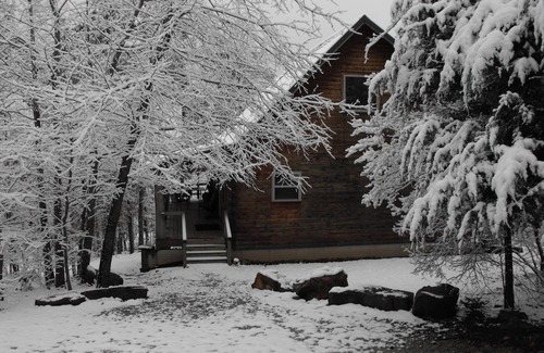 Jasper Cabin | Dogwood Cabin, Deer Lodge Cabin Rentals is a Secluded Ozark Mountain Log Cabin