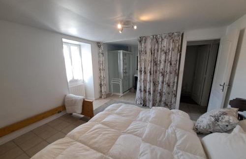 Sanxay House | Domaine De La Briouse Gite du Lac