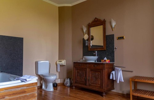 Tihange Hotel | Domaine Du Chateau De La Neuville