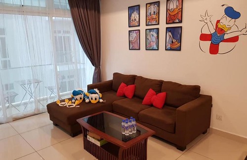 Taman Century Apartment | Donald Duck Theme Homestay JB