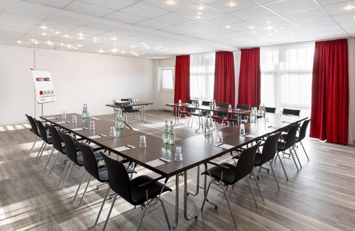 Region Hannover District Hotel | DORMERO Hotel Hannover-Langenhagen Airport