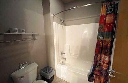 Lake Delton Hotel | Double Queen Hotel Room @ Spring Brook Resort