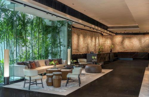 Ploenchit Hotel | DoubleTree by Hilton Bangkok Ploenchit