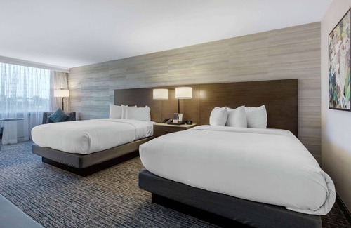 Crestline Heights Hotel | DoubleTree by Hilton Birmingham Perimeter Park
