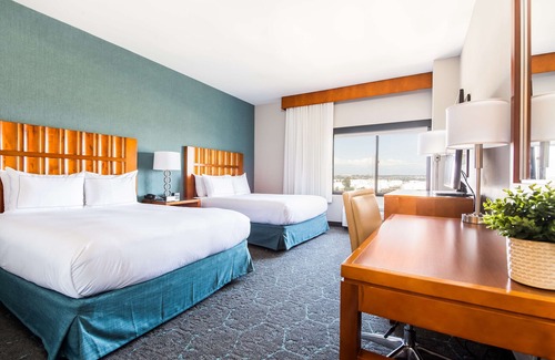 Harbor Hotel | DoubleTree by Hilton Carson