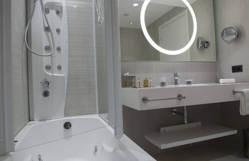 Pointe-Noire Hotel | Doubletree by Hilton Pointe-Noire