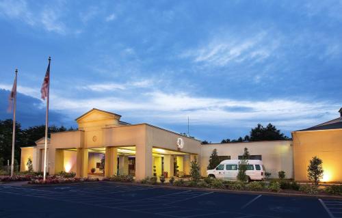 Charlotte Hotel | DoubleTree by Hilton Charlotte Airport