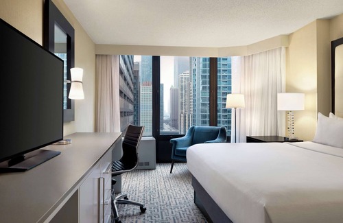 Streeterville Hotel | DoubleTree by Hilton Chicago - Magnificent Mile