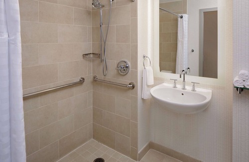 Streeterville Hotel | DoubleTree by Hilton Chicago - Magnificent Mile