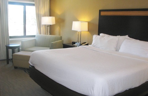 Concord Hotel | DoubleTree by Hilton Downtown Concord