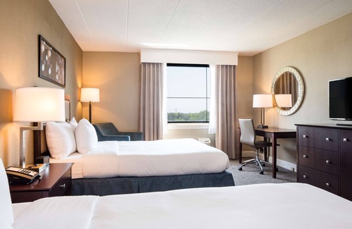 West Laurel Hotel | DoubleTree by Hilton Hotel Laurel