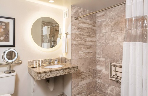 West Laurel Hotel | DoubleTree by Hilton Hotel Laurel