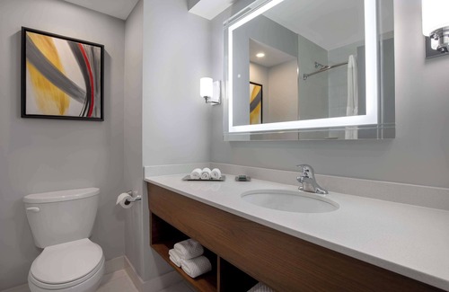 Downtown London Hotel | DoubleTree by Hilton Hotel London Ontario