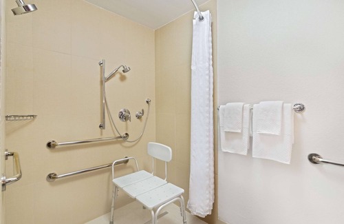 Orlando Hotel | DoubleTree by Hilton Hotel Orlando East - UCF Area