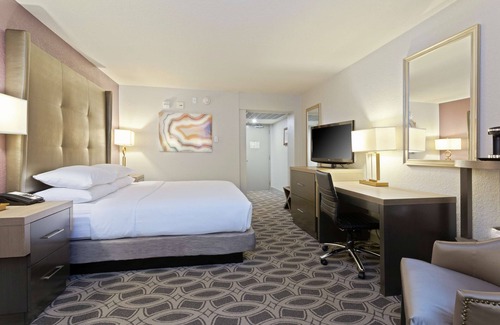 Orlando Hotel | DoubleTree by Hilton Hotel Orlando East - UCF Area