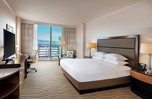 Mission Valley Hotel | DoubleTree by Hilton Hotel San Diego - Mission Valley