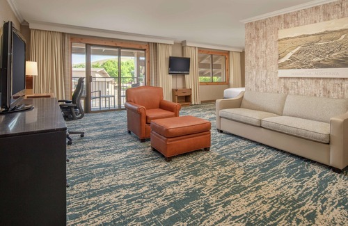 Heart of Missoula Hotel | DoubleTree by Hilton Hotel Missoula - Edgewater