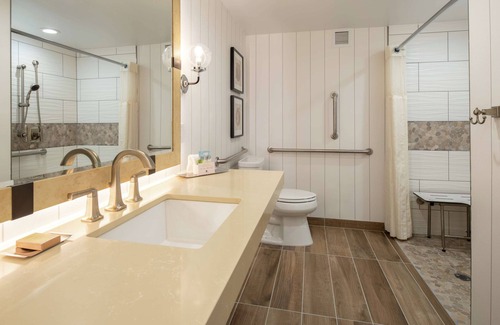 Heart of Missoula Hotel | DoubleTree by Hilton Hotel Missoula - Edgewater