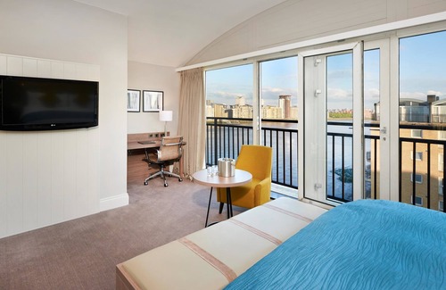 Surrey Docks Hotel | DoubleTree by Hilton London - Docklands Riverside
