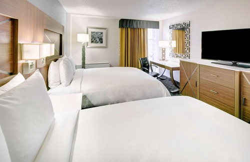 Westown Hotel | DoubleTree by Hilton Milwaukee Downtown