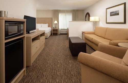 Tigard Hotel | DoubleTree by Hilton Portland - Tigard