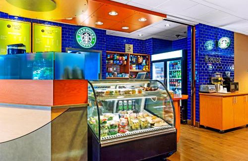 Roseville Hotel | DoubleTree by Hilton Roseville Minneapolis