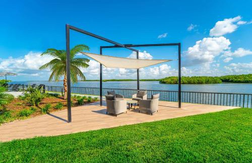 Rocky Point Hotel | DoubleTree by Hilton Tampa Rocky Point Waterfront