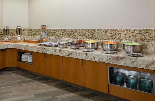 Overland Park Hotel | DoubleTree by Hilton Kansas City - Overland Park