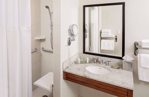 South Bend Hotel | Doubletree Hotel South Bend