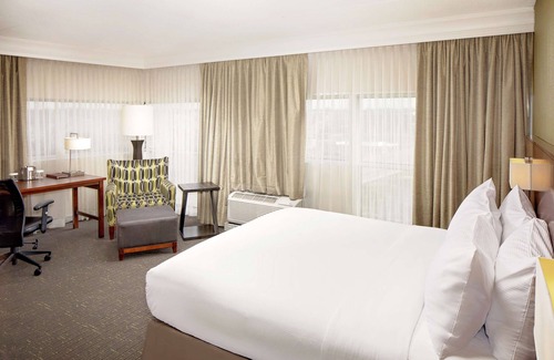South Bend Hotel | Doubletree Hotel South Bend
