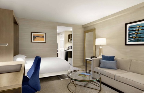 Allston Hotel | DoubleTree Suites by Hilton Hotel Boston - Cambridge