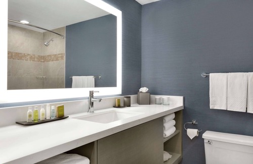 Allston Hotel | DoubleTree Suites by Hilton Hotel Boston - Cambridge