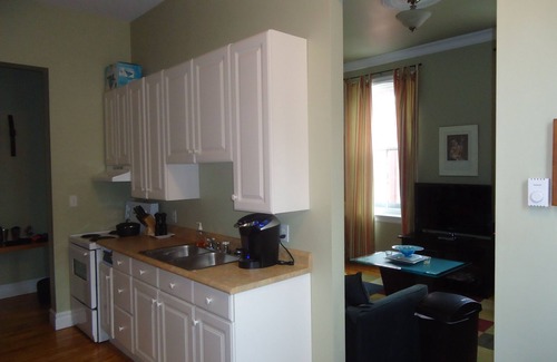 Queens Square Apartment | Down Town Heritage Suite on Water Street