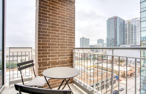 Waller Creek District Apartment | Downtown 1br w gym deck wd nr 6th St bars ATX-21