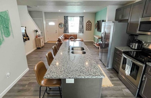 Spokane House | Downtown 3/2, garage, EV Charger, private yard, walk to arena!