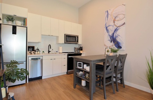 Nelson Apartment | Downtown Mountain Getaway