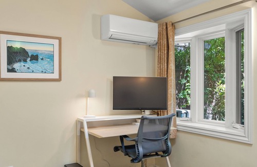 University South Cottage | Downtown Palo Alto Gem! Cute, Spotless Guest House