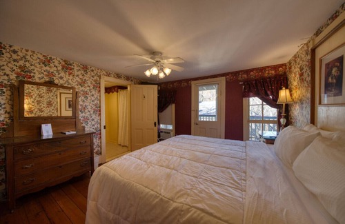 Eureka Springs Historic District Hotel | Downtown Primrose Piedmont House