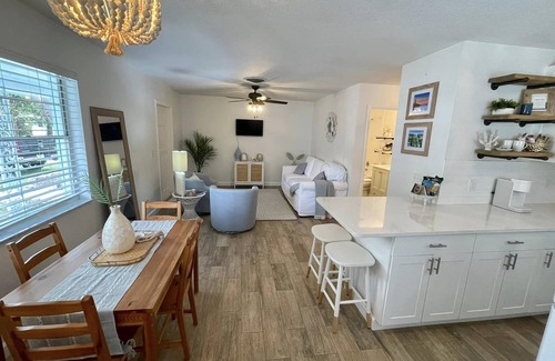 Stuart Cottage | Downtown Stuart Coastal Cottage