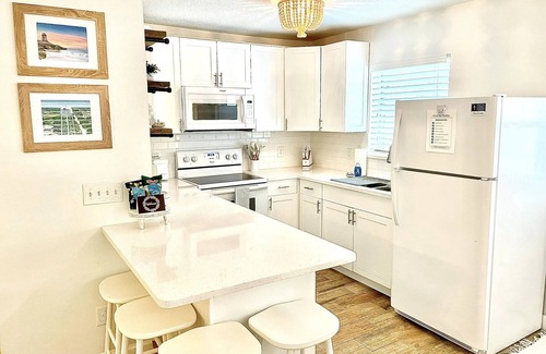 Stuart Cottage | Downtown Stuart Coastal Cottage
