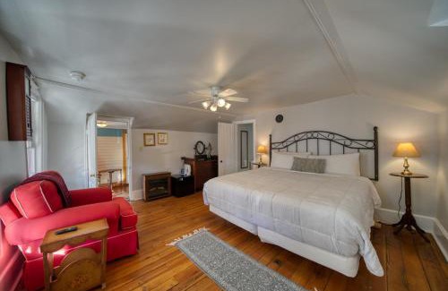 Eureka Springs Historic District House | Downtown Victorian Ste Piedmont