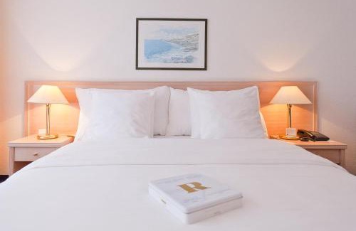 Le Prieure Hotel | Drake Longchamp